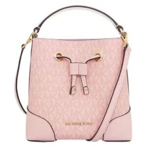 MICHAEL KORS Women's Mercer Small Logo Bucket Bag POWDER BLUSH  PINK .